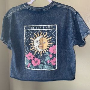 sun and moon cropped tee